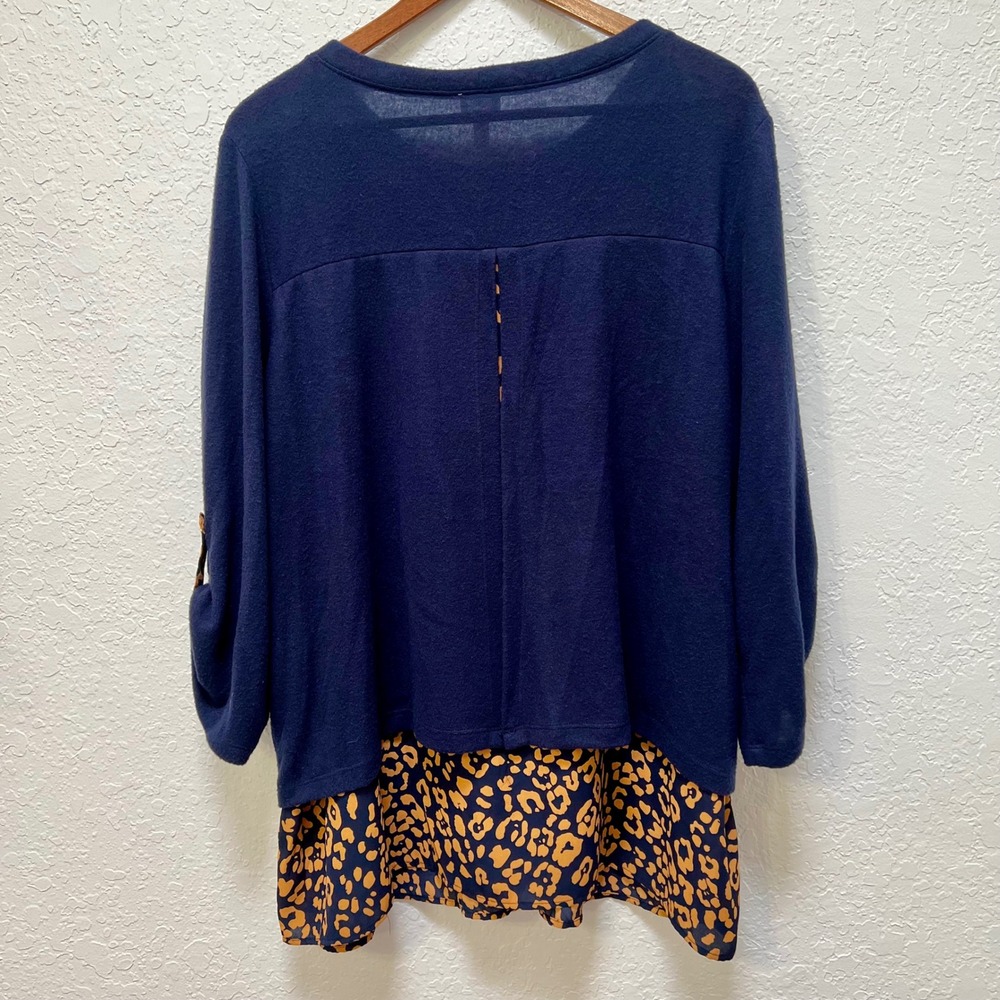 Dressbarn Womens 2X Navy Blue Leopard Print Layered Look Roll Tab Sleeve Top - Picture 4 of 7